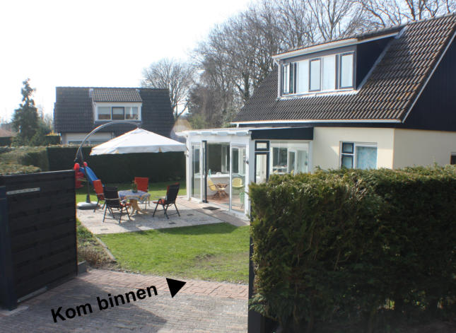 Ingang van de bungalow tuin